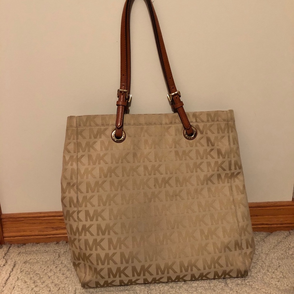 Michael Kors purse